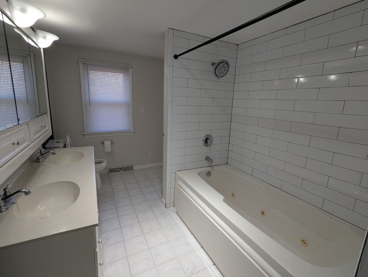 W136N7084 Claas Rd - Photo 5 of 9