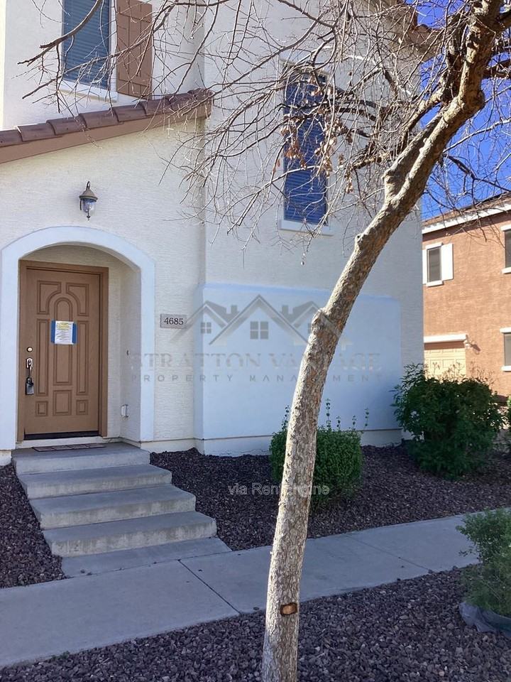 4685 E Laurel Ave - Photo 2 of 23