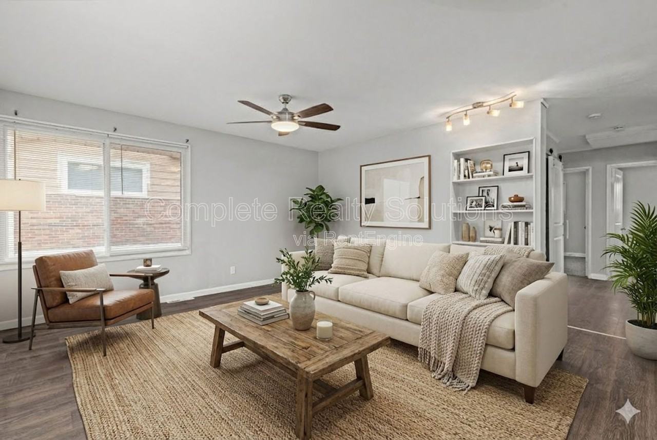 2234 Berwyn Dr - Photo 4 of 34