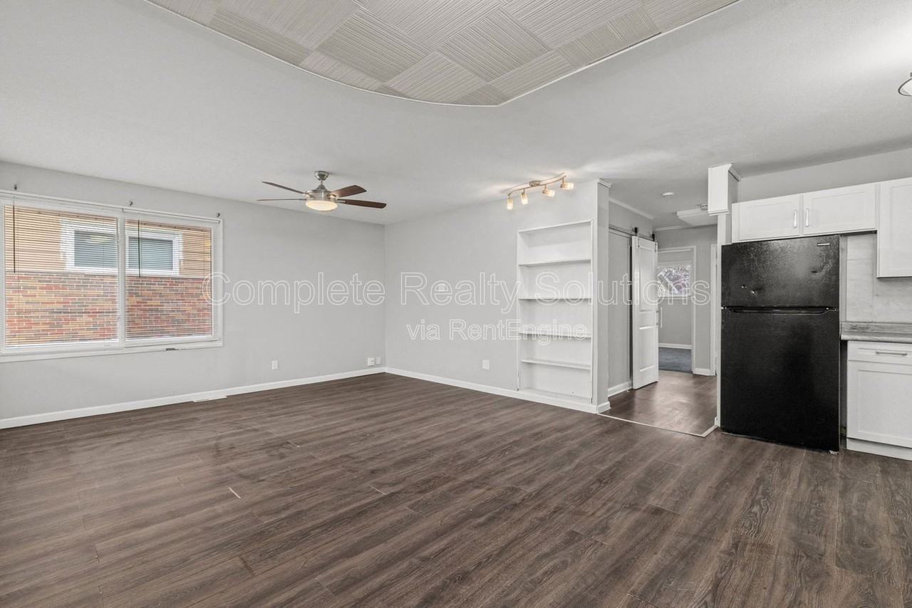 2234 Berwyn Dr - Photo 7 of 34