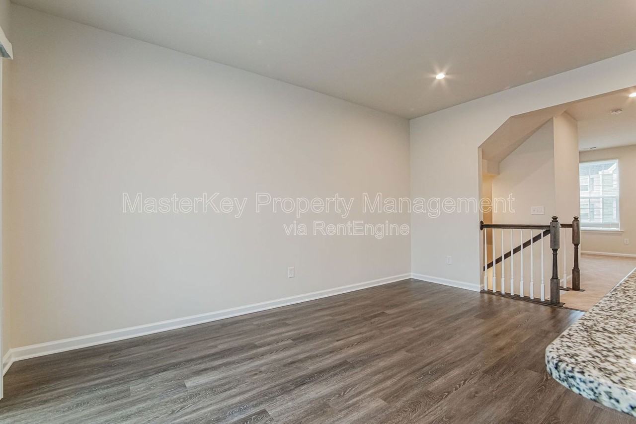 945 Arnold Place Dr - Photo 7 of 29