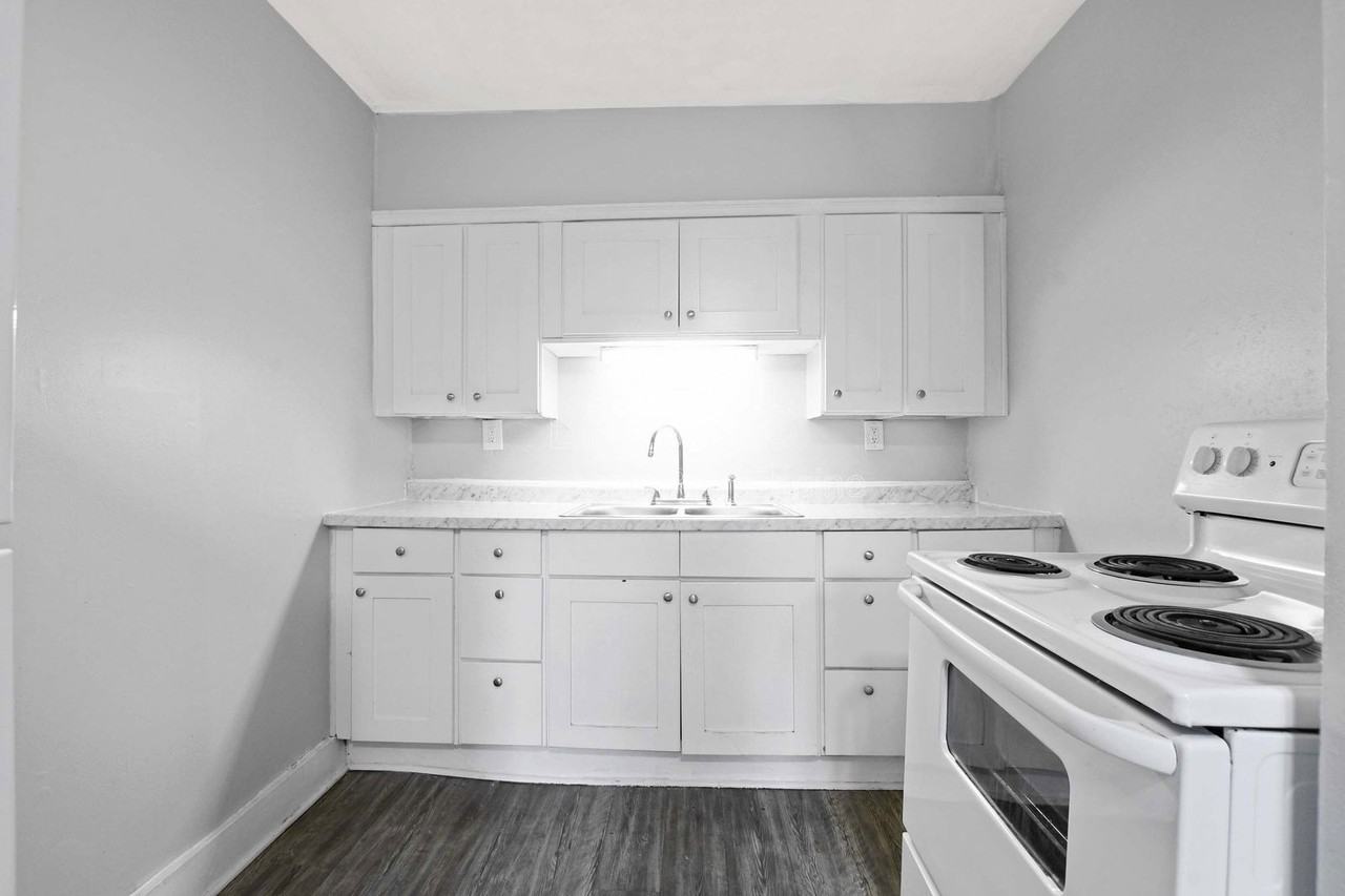 110 Poplar Level Ct #110 - Photo 2 of 8