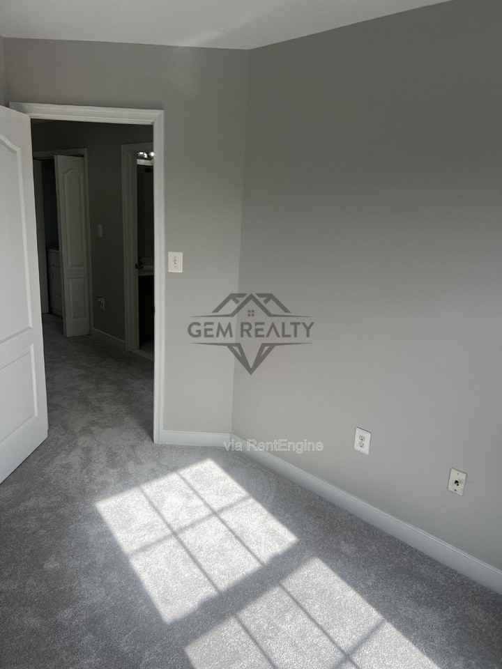 3316 Broker Ln - Photo 7 of 50