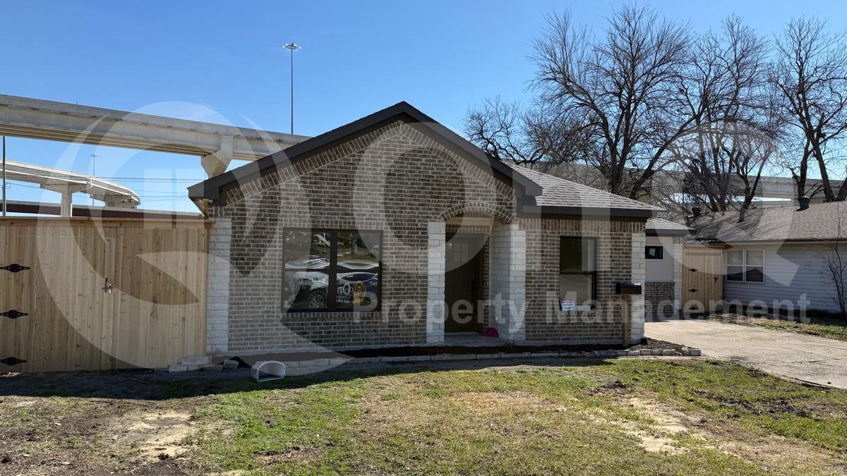 2502 Rosewood Dr - Photo 3 of 24