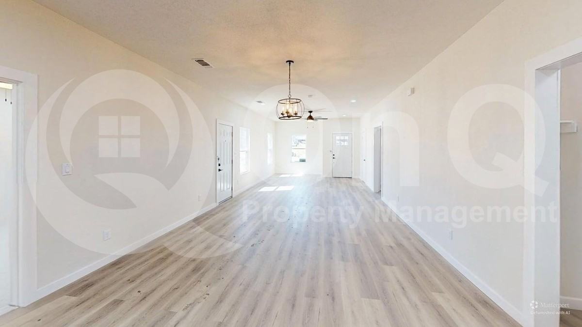 2502 Rosewood Dr - Photo 6 of 24