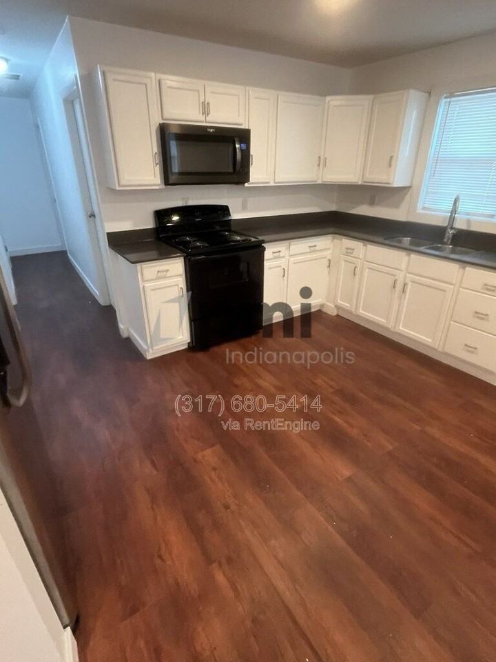 4239 Crittenden Ave - Photo 7 of 28