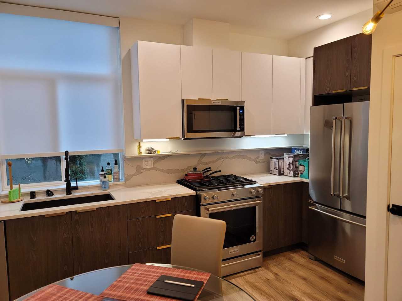 2408 Dexter Avenue North #B - Photo 6 of 37