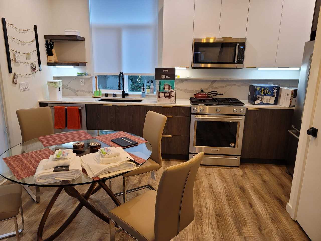 2408 Dexter Avenue North #B - Photo 5 of 37