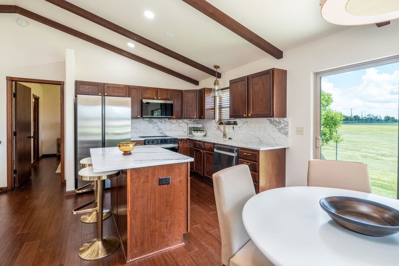 719 S Bristol Cir #51 - Photo 6 of 35