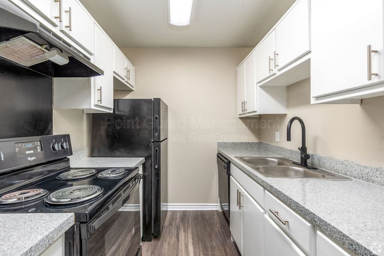 4592 W Kiest Blvd #2107 - Photo 2 of 15