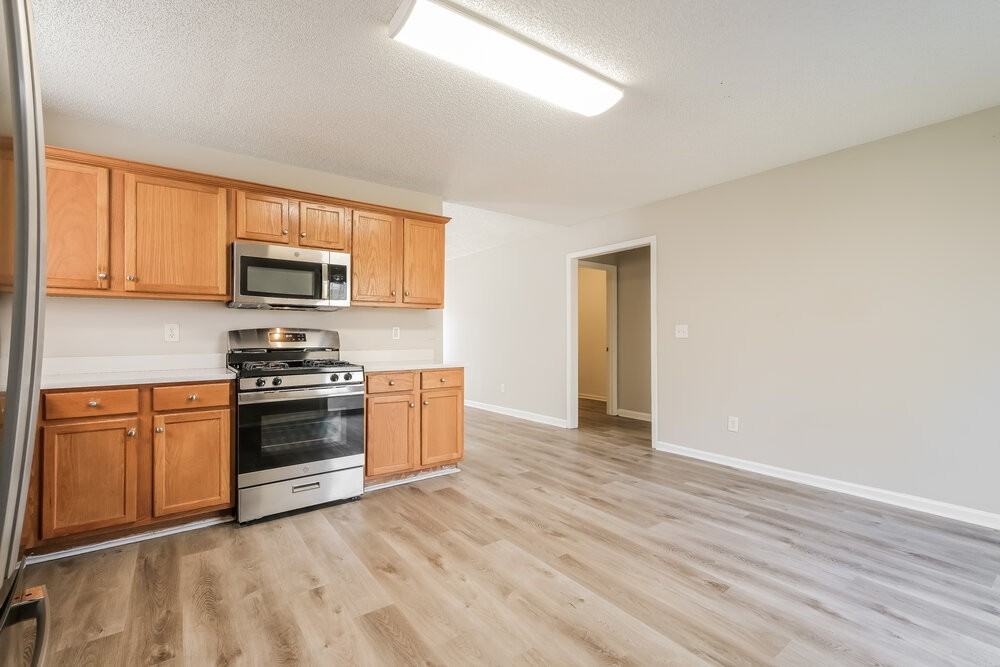 3568 Brookstone Way - Photo 6 of 16