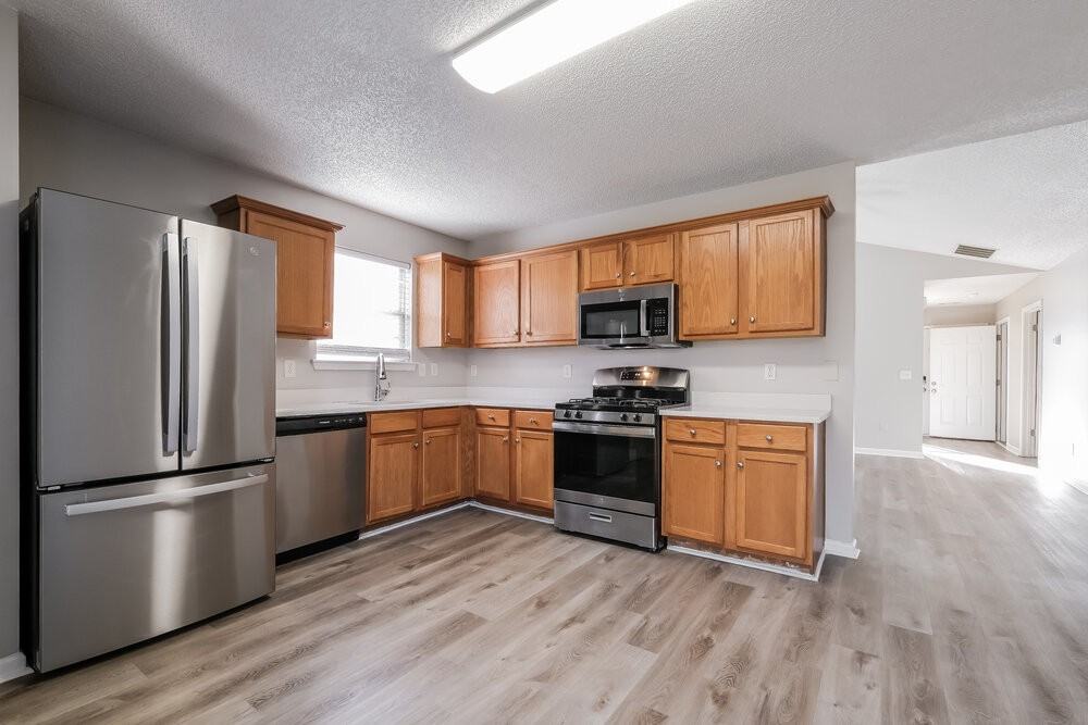 3568 Brookstone Way - Photo 7 of 16