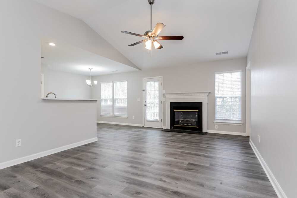 1243 Brook Farm Ln - Photo 4 of 16