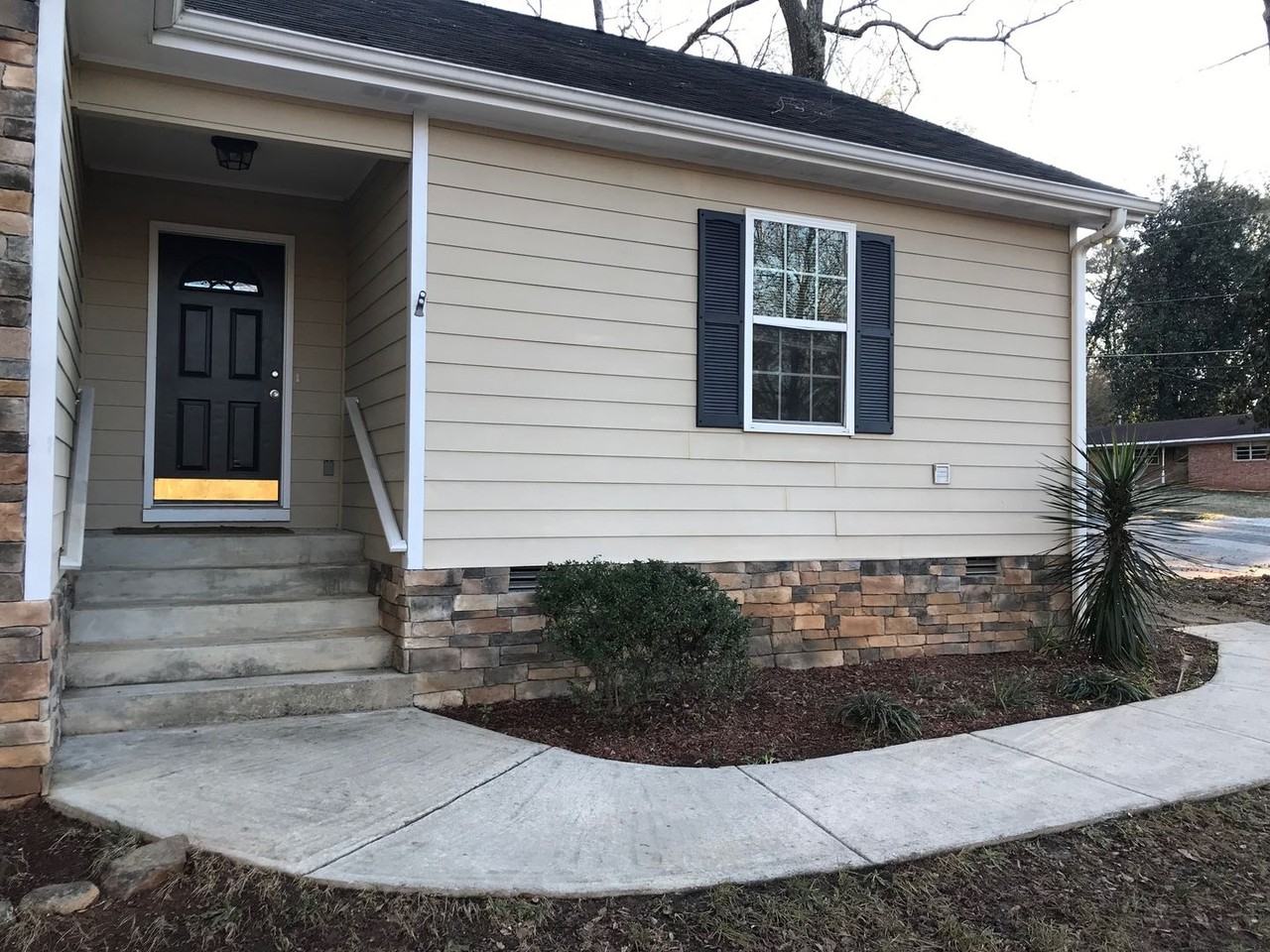 290 Johnson Dr - Photo 3 of 23