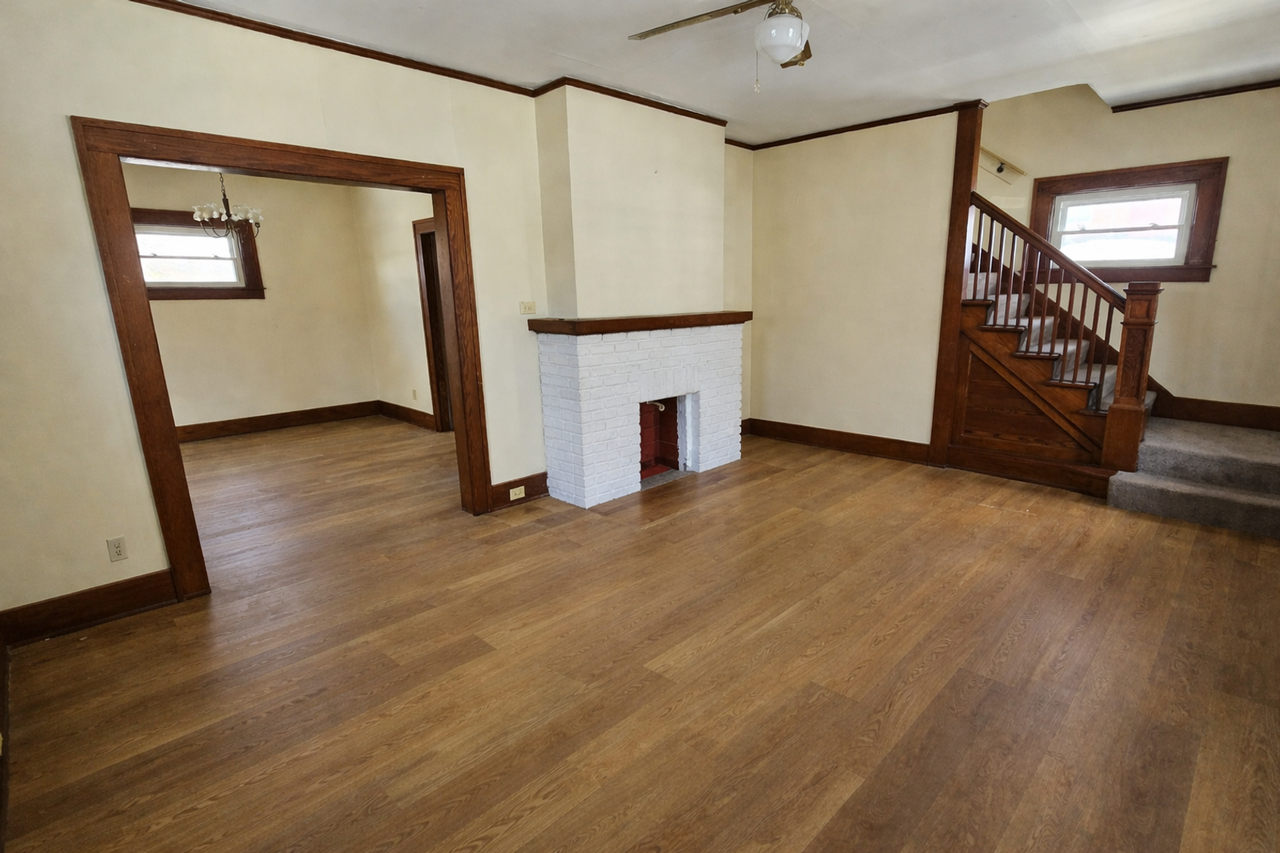 556 Heineman Blvd - Photo 3 of 16