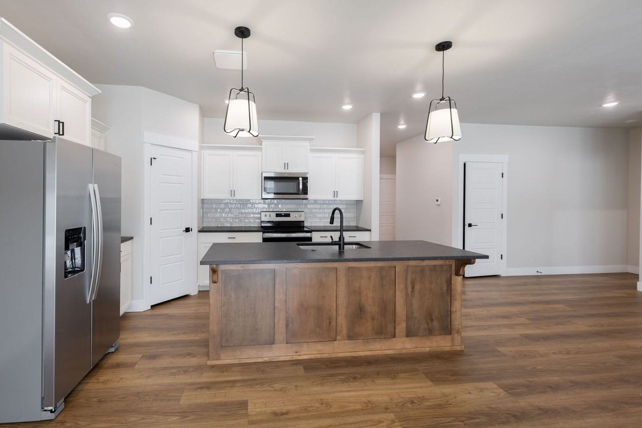 577 S Idaho Ave - Photo 7 of 28