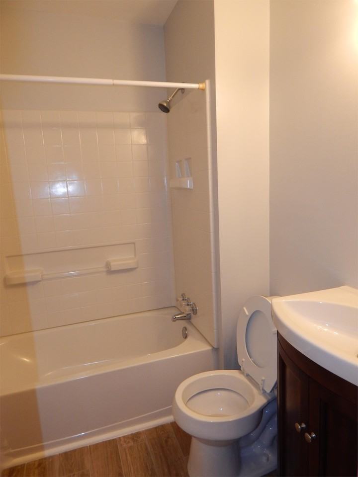 1019 - Photo 5 of 10