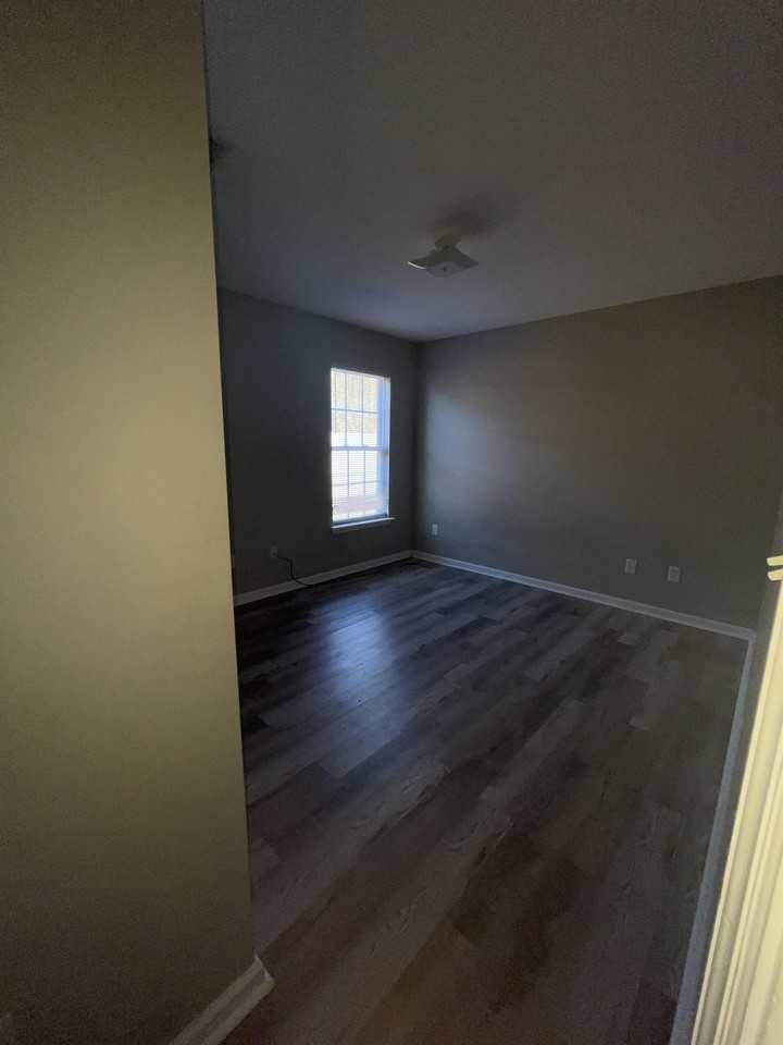 106 Dru Ct - Photo 2 of 12