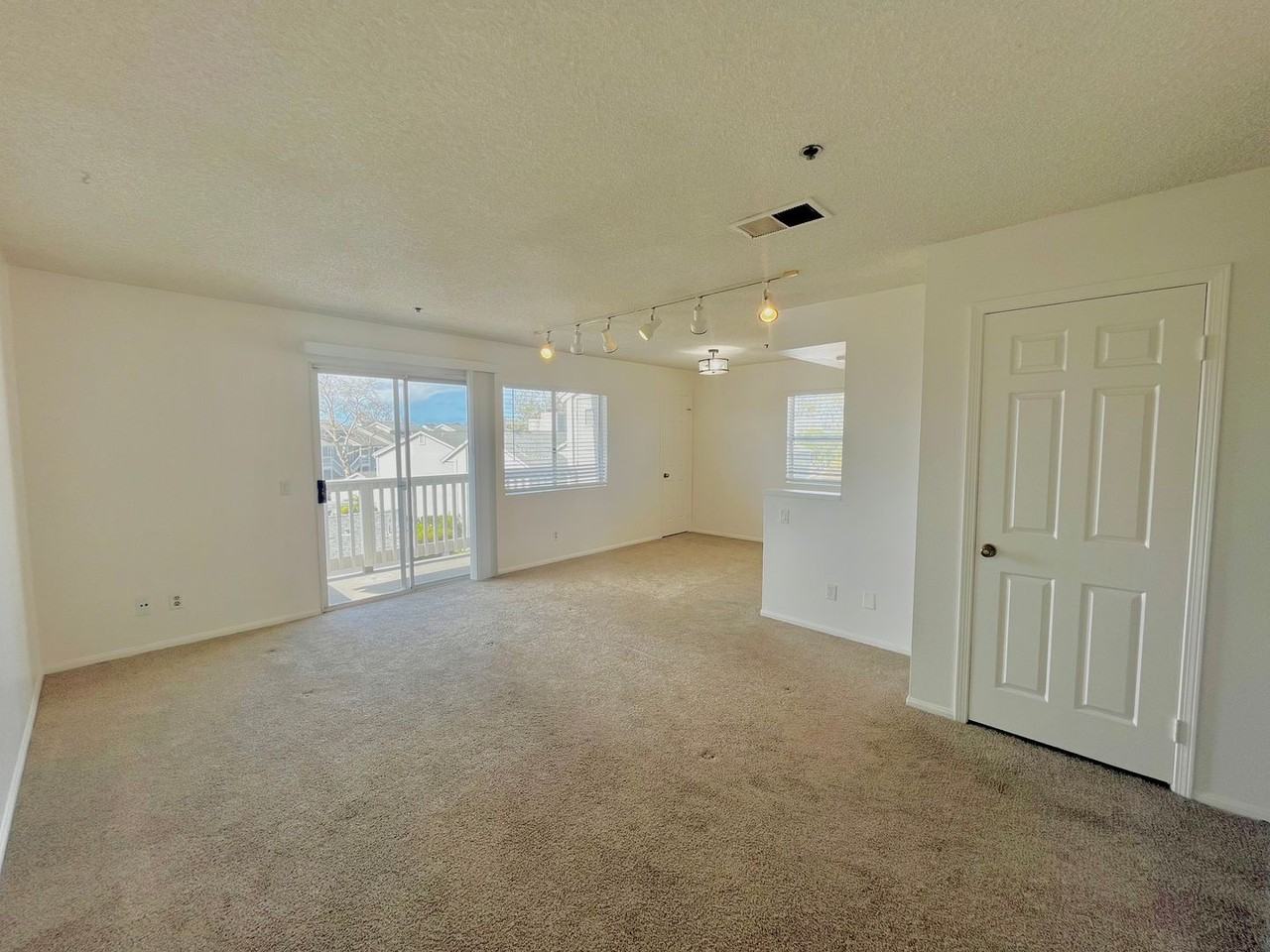 287 Mangano Cir - Photo 2 of 12