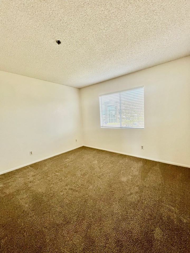 287 Mangano Cir - Photo 7 of 12