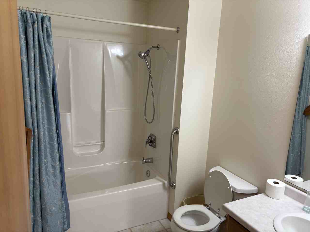 713715 Columbus St #715 - Photo 4 of 6