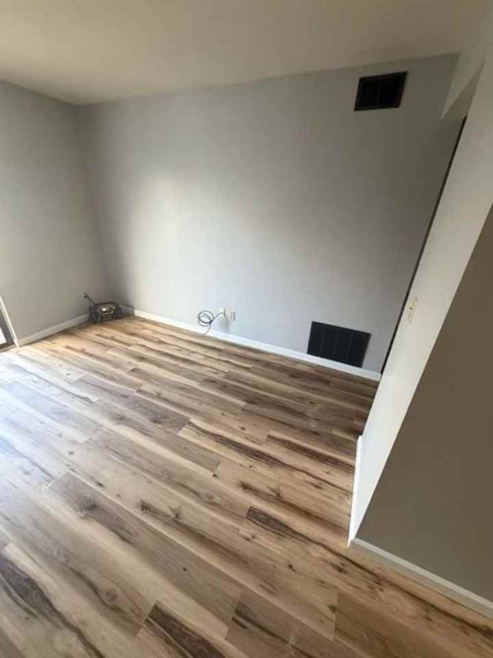 17 Southwinds Cir #10 - Photo 3 of 8