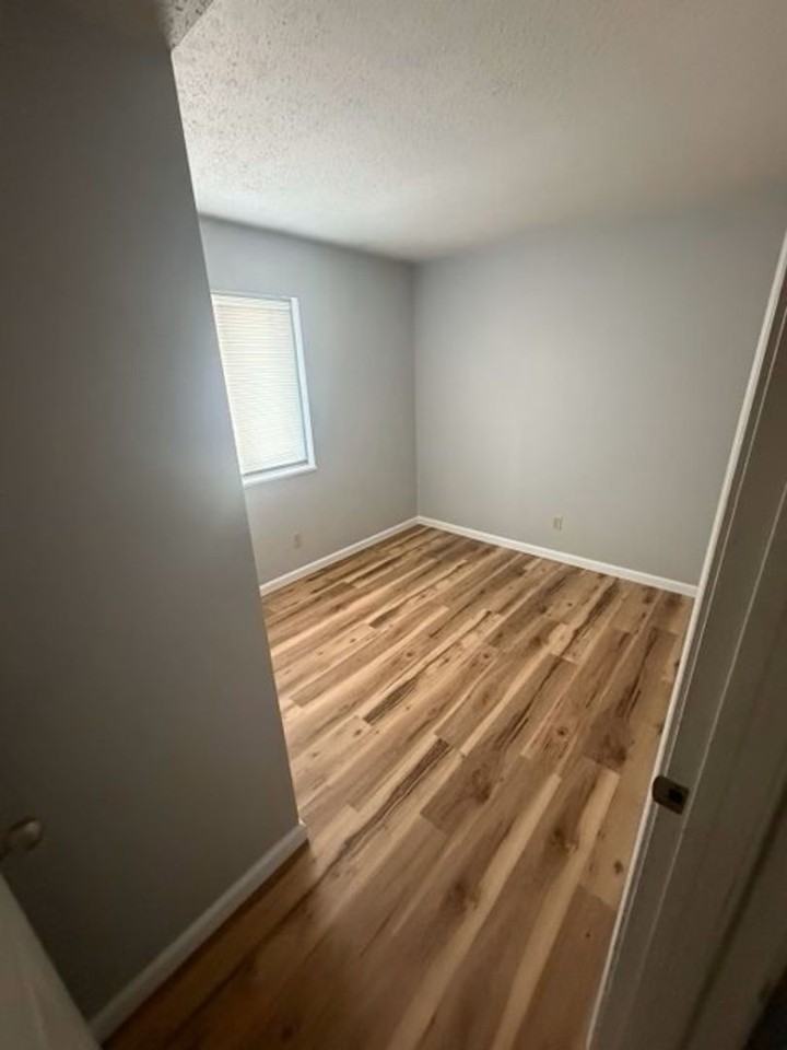 17 Southwinds Cir #10 - Photo 5 of 8