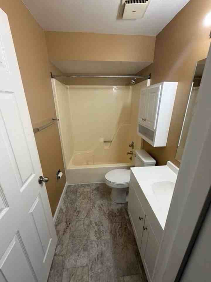 17 Southwinds Cir #10 - Photo 7 of 8