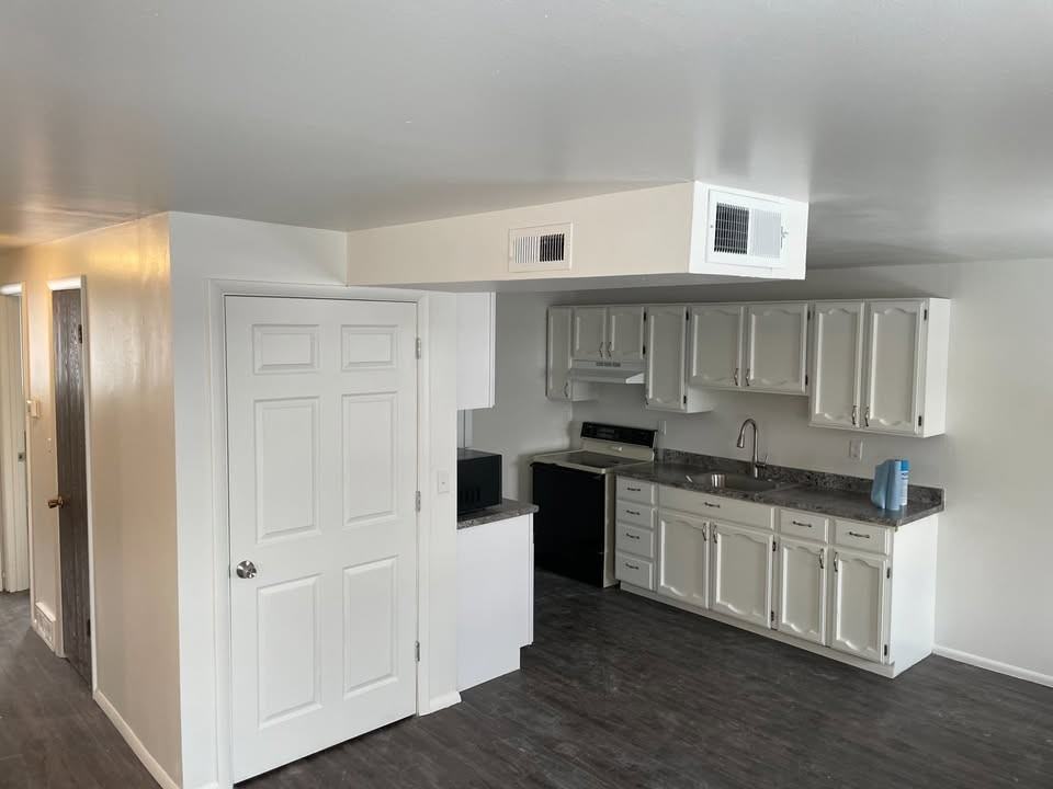 782 S Stubbs Ave - Photo 2 of 8