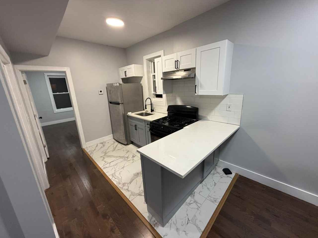 360-362 Peshine - Photo 3 of 7