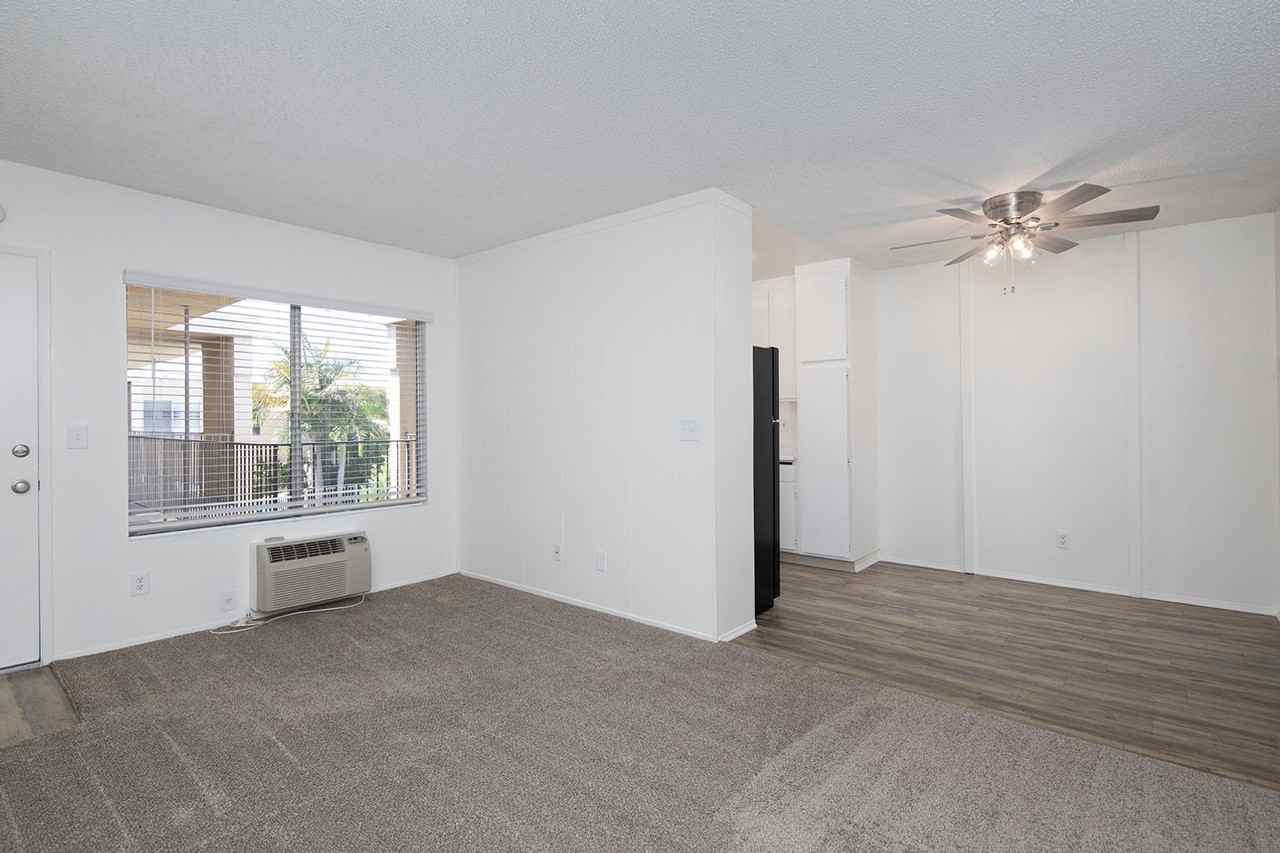 Four Winds Apartments - Photo 5 of 26