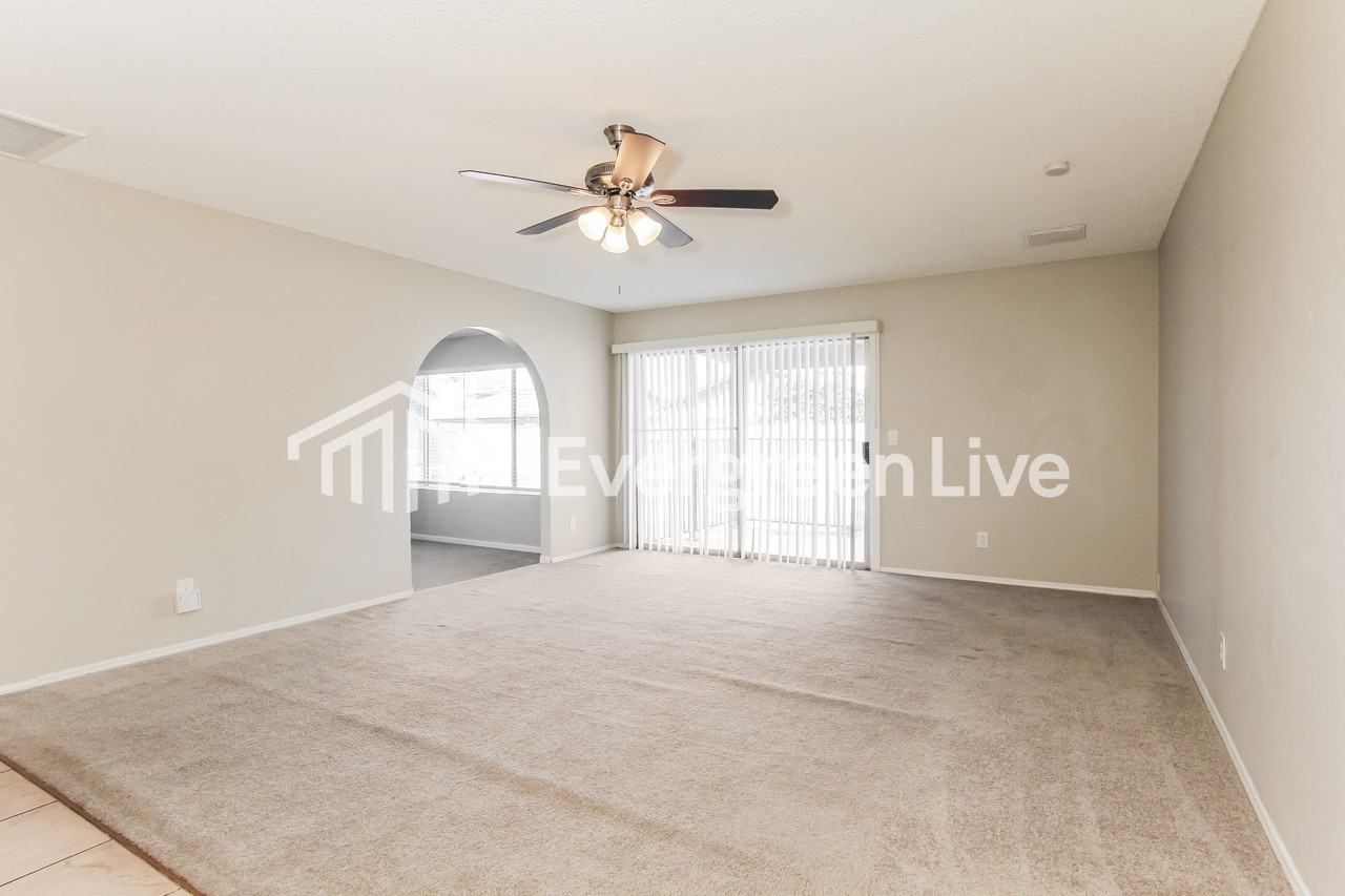 5822 W Mescal St - Photo 4 of 15