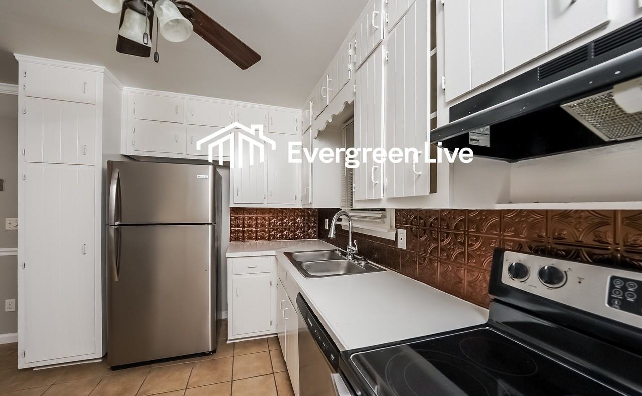 6443 Kimberly Loop - Photo 4 of 10