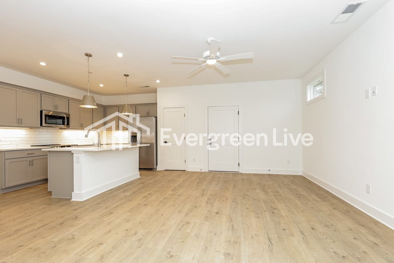 115 Leggo Ave - Photo 5 of 50