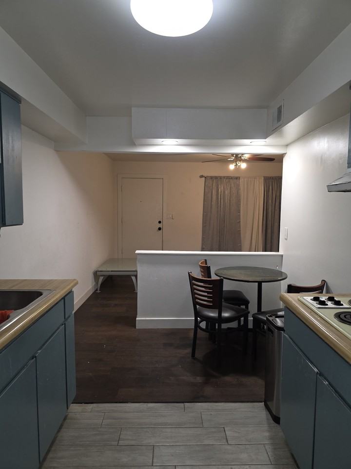 4924 North Woodmere Fairway #4 - Photo 3 of 14