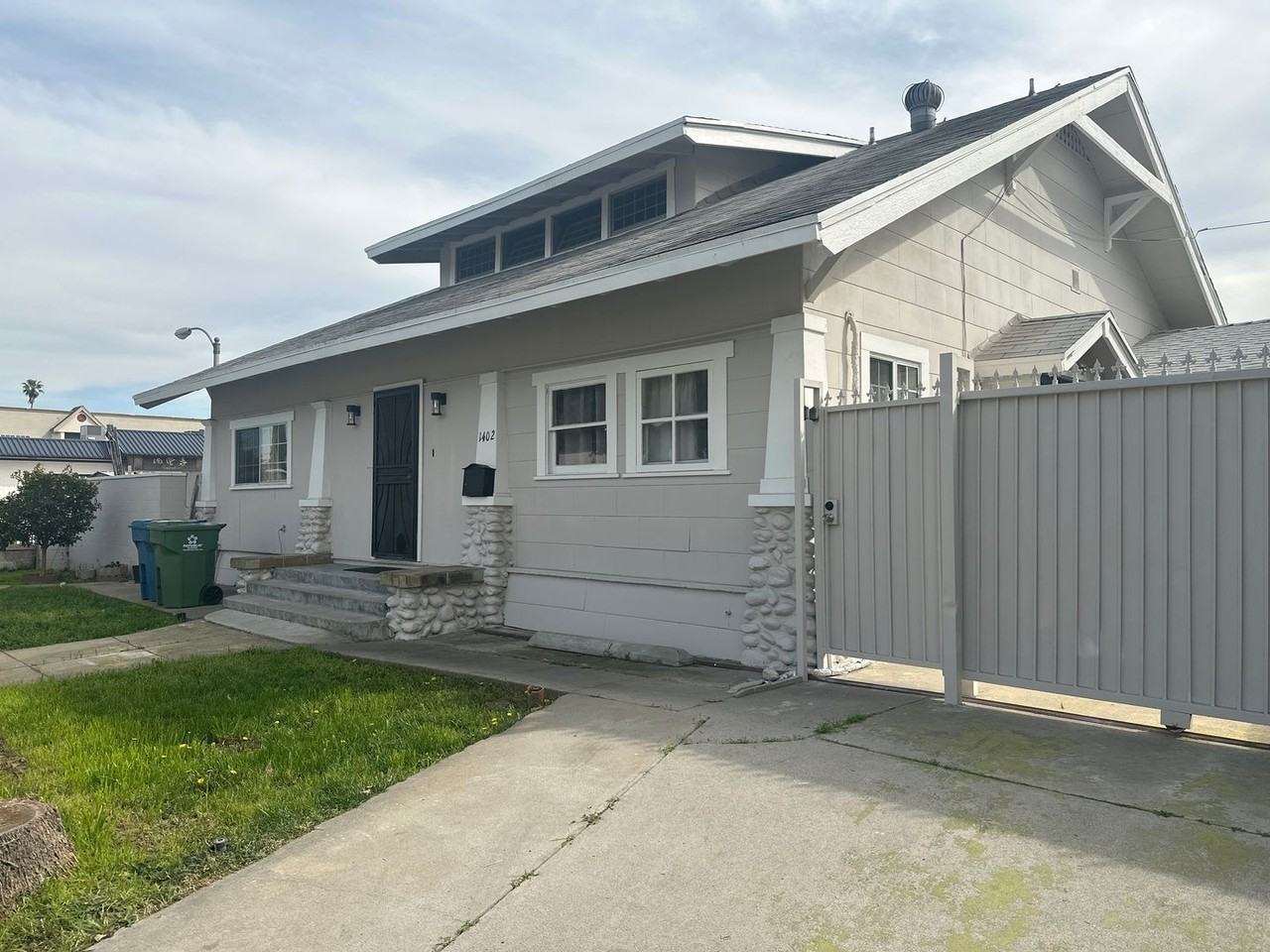 1402 W Alhambra Rd - Photo 2 of 15