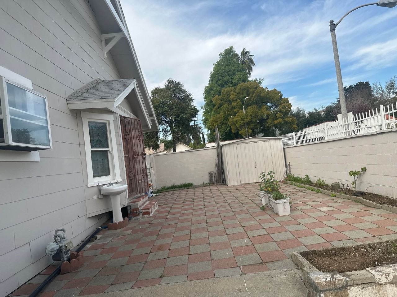 1402 W Alhambra Rd - Photo 3 of 15