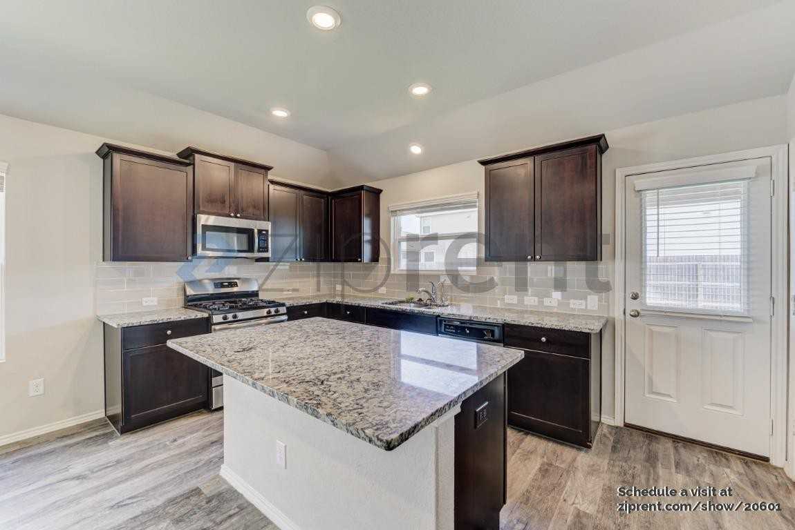 9811 Marbach Brk - Photo 5 of 21