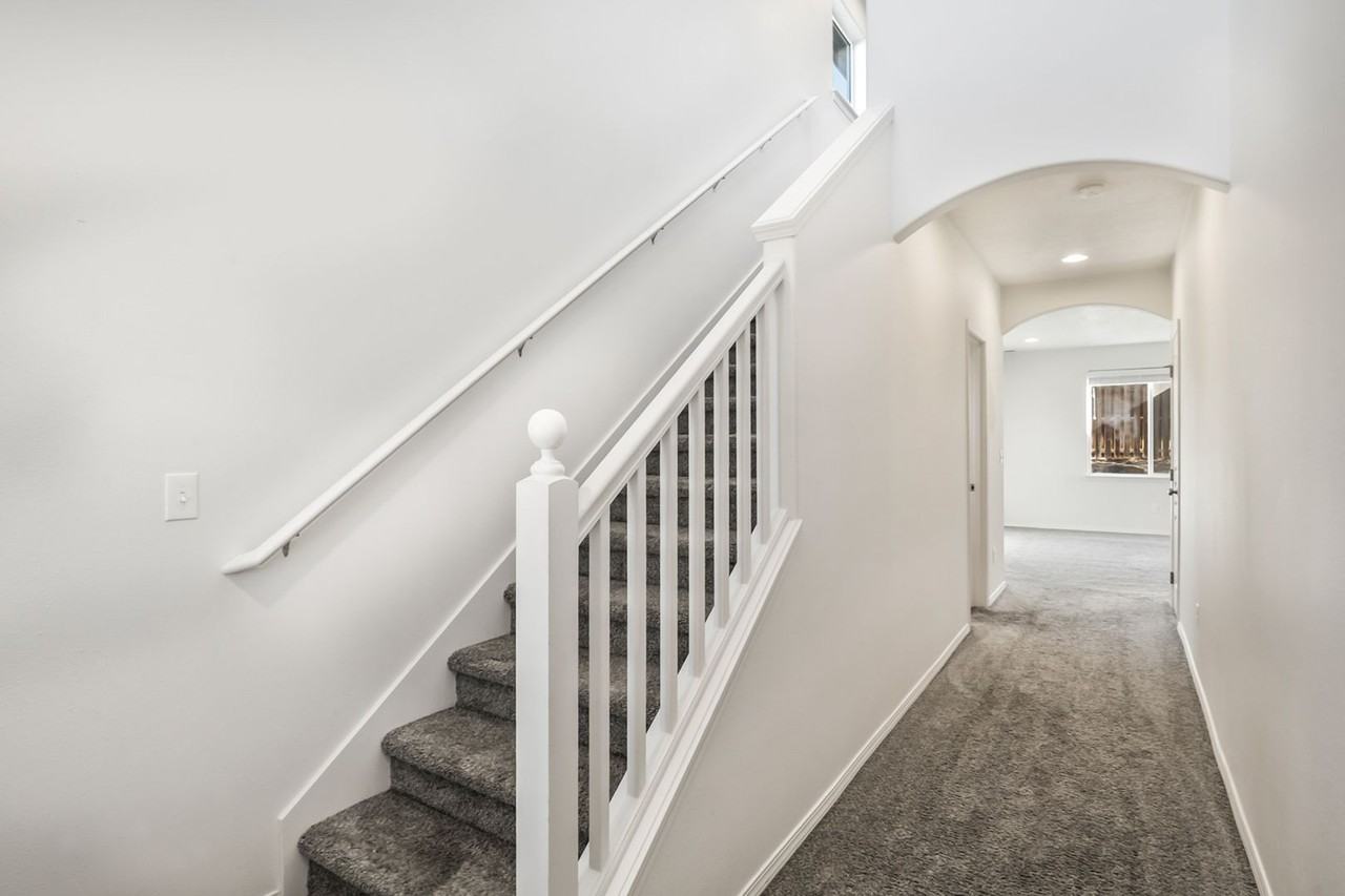 468 Nw 30th St - Photo 2 of 21