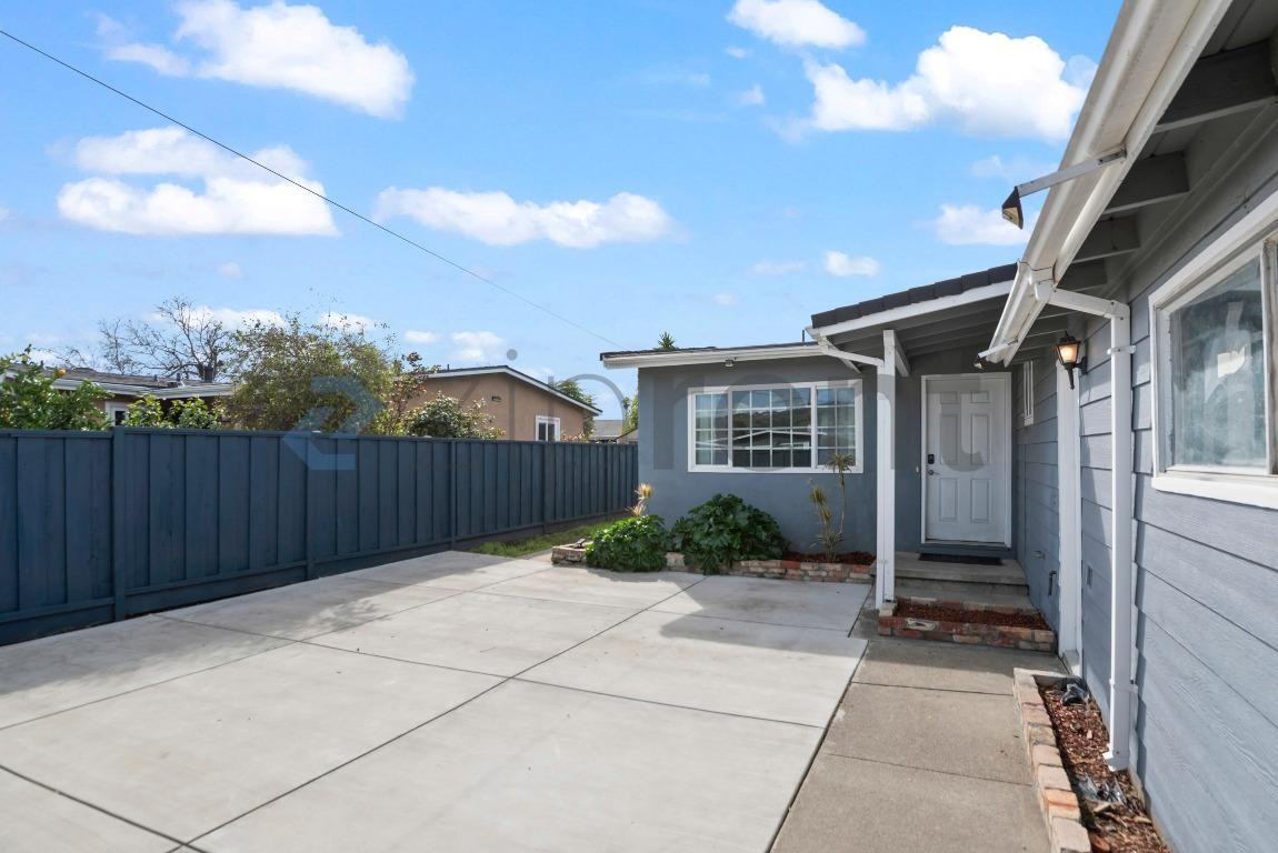 28477 Coleridge Ave - Photo 4 of 31