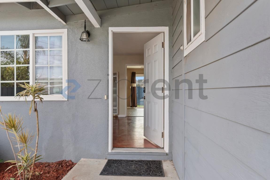 28477 Coleridge Ave - Photo 7 of 31