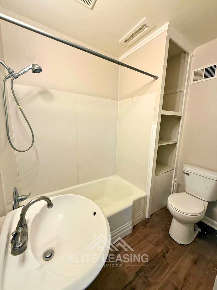 512 Sw 14th St - Photo 5 of 5