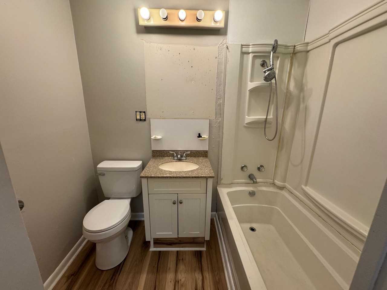 1006 N 12th St #1 - Photo 7 of 13