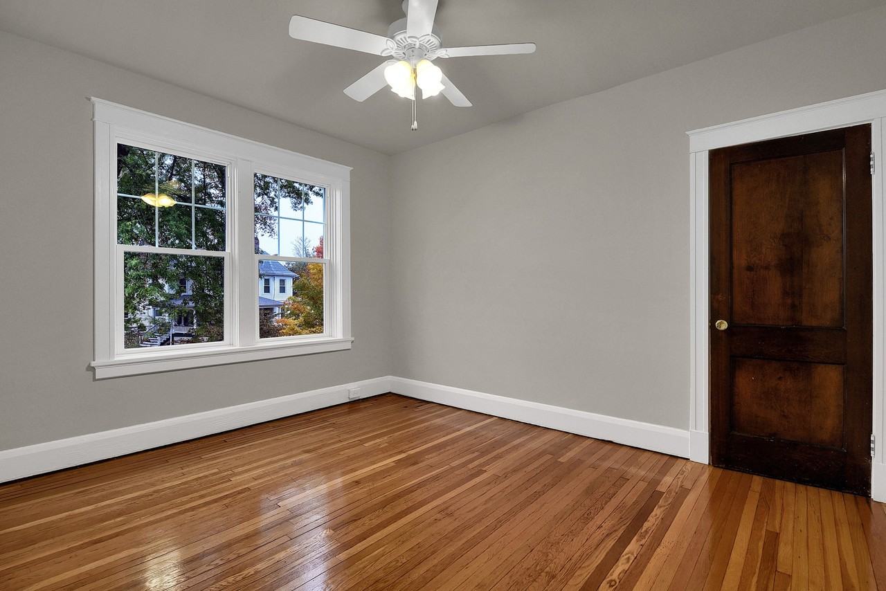 7349 Myrtle Ave #1E - Photo 5 of 11