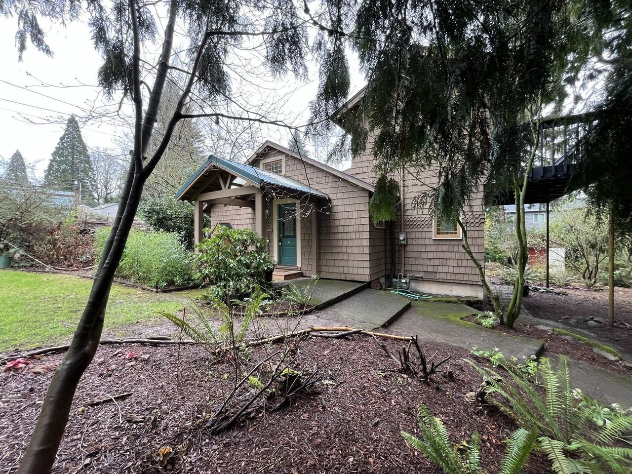 7310 Sw Pine St - Photo 3 of 50