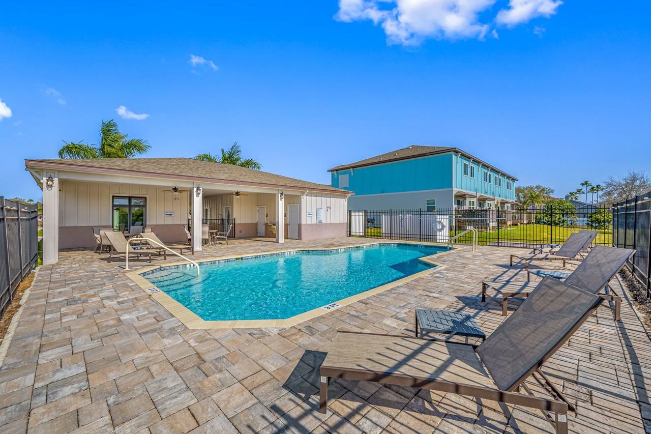 Whitney Place Townhomes - Photo 4 of 9