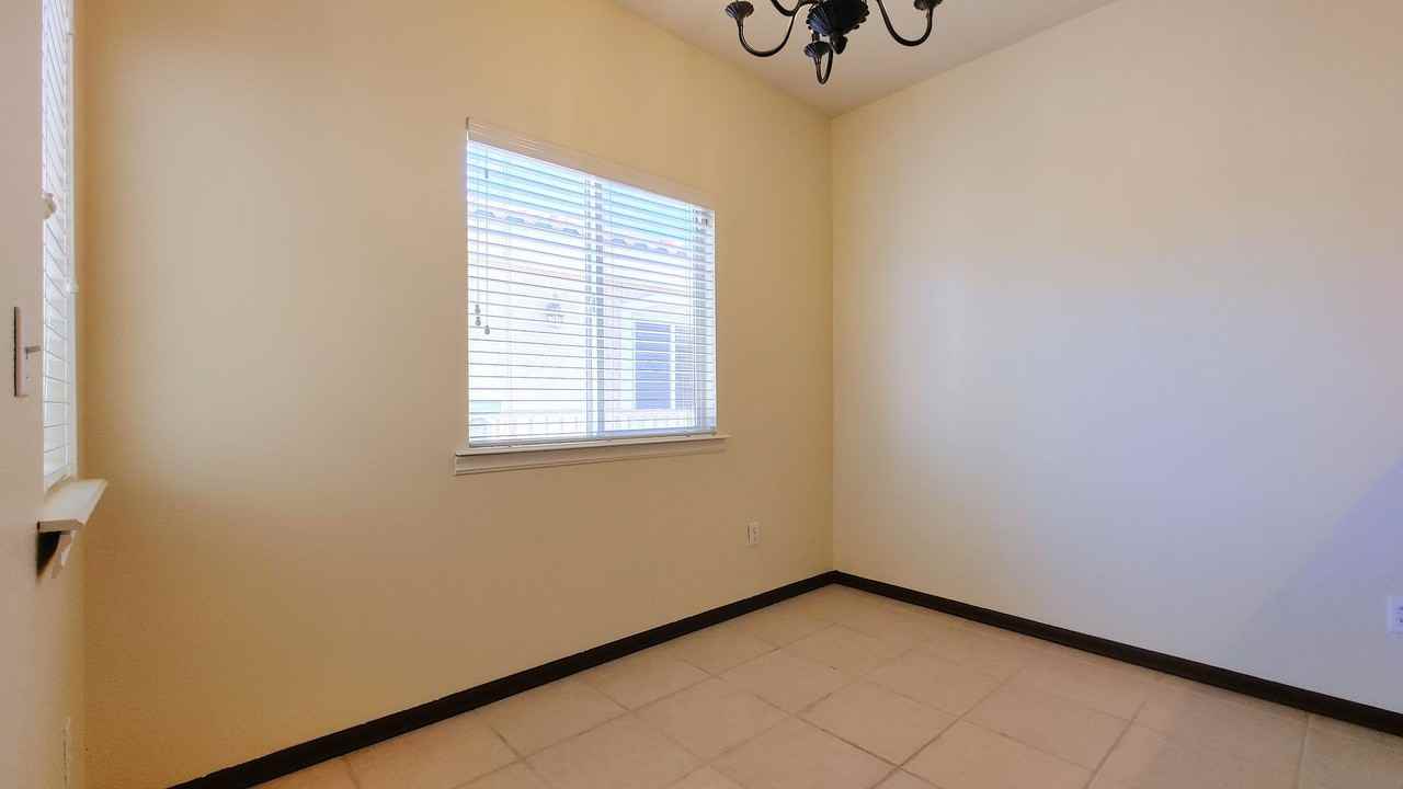 6800 Vista Del Norte Dr Ne #1624 - Photo 3 of 7