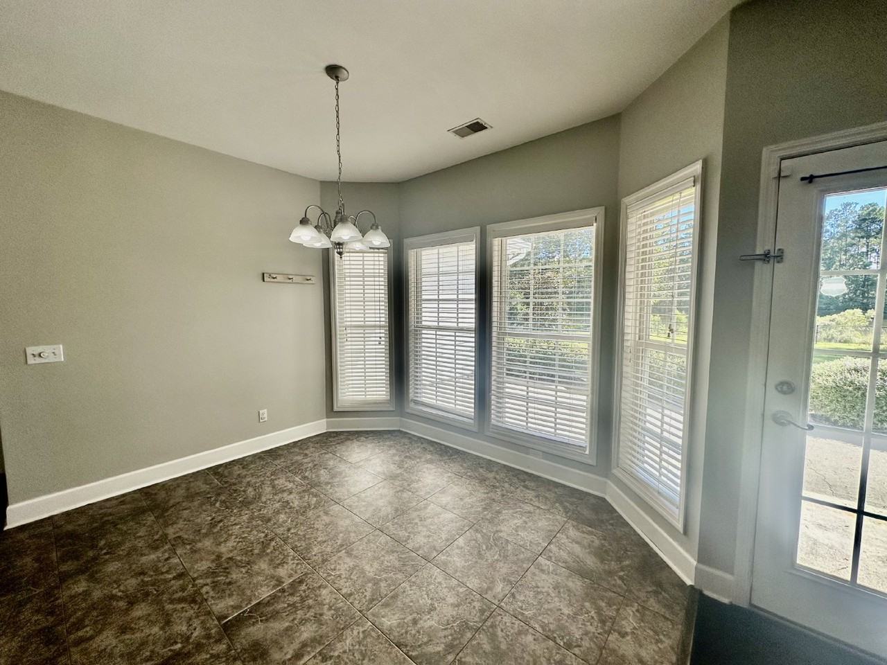 16 Long Lake Dr - Photo 7 of 27