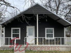 403 W Oak St - Photo 1 of 1