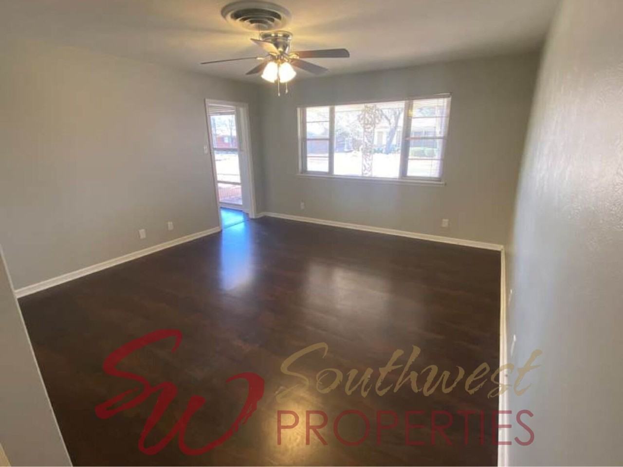 1251 N Wildwood Dr - Photo 3 of 12